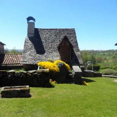 Charmante Maison De Campagne Avec Jardinet, Proche Lac Et Activites, Ideale Pour Des Vacances Paisibles - Fr-1-742-88 Crandelles