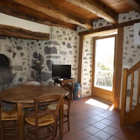Holiday home Charmante Maison De Campagne Avec Jardinet, Proche Lac Et Activites, Ideale Pour Des Vacances Paisibles - Fr-1-742-88 Crandelles